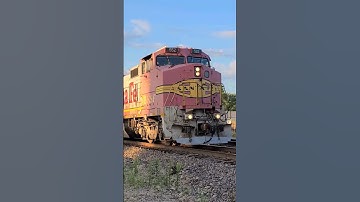 ATSF B40-8W Leads With RS3L!