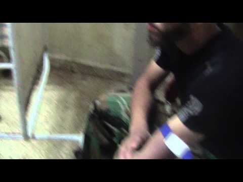 شام حمص البويضة الشرقية تبرع الأهالي بالدم لجرحى الاشتباكات 26 5 2013