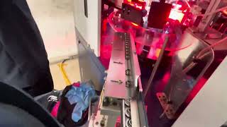 Automatic feeding system for support auto sorting machine. #bowlfeeder #setatechnologyasia