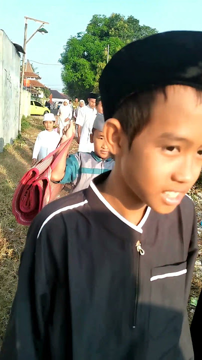 Perjalanan Ziarah ke kuburan Abi di hari lebaran