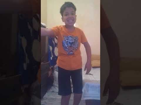 طفل في عمره 10 وأخوه في عمره 12