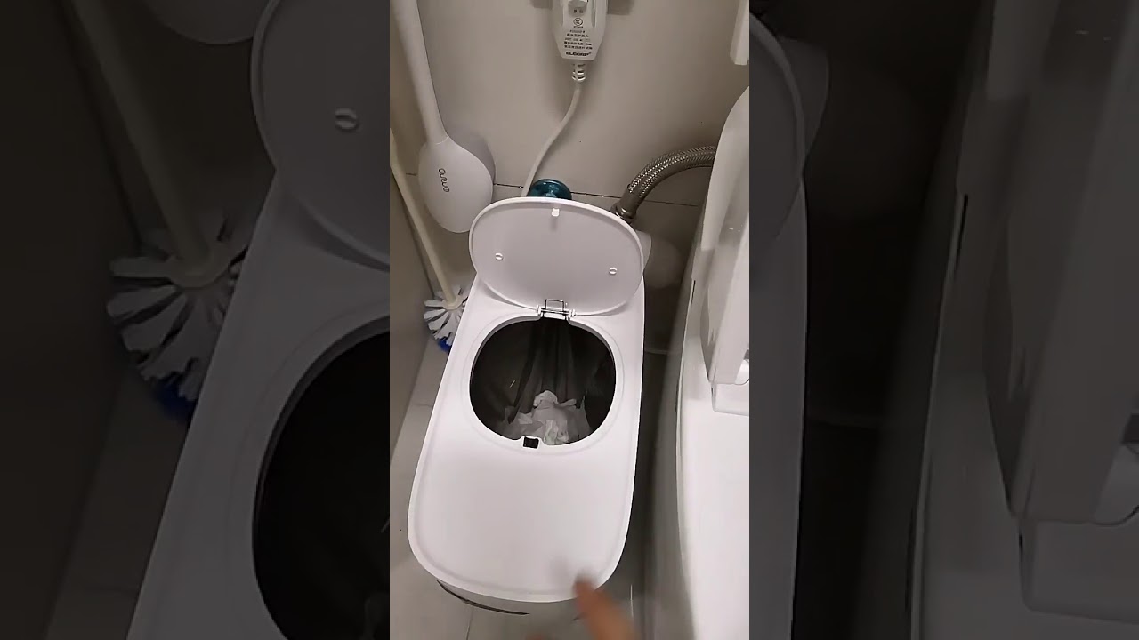 Wastebasket with Lid, Small Office Countertop Trash Can, Tiny Plastic Garbage Bin, White