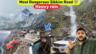 Barish & Fog ne kiya Road ka bura haal || Most Dangerous North Sikkim Road journey 😨