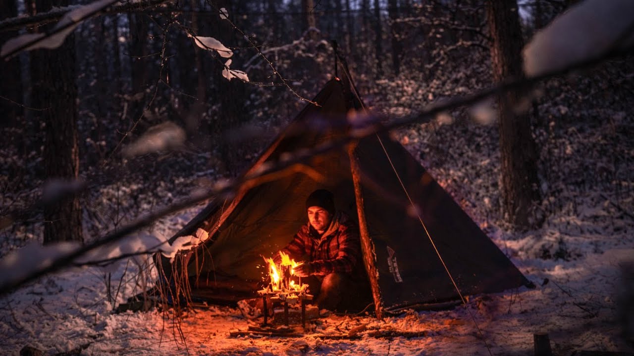 Winter bushcraft, cozy tent, Shakshuka, easy skills cooking, solo camping