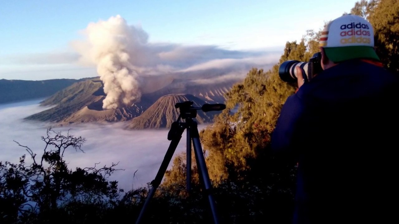 mount bromo trip , mount bromo trips , mount bromo volcano facts +62811300652 YouTube