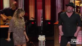 Carly Pearce & Lee Brice perform 