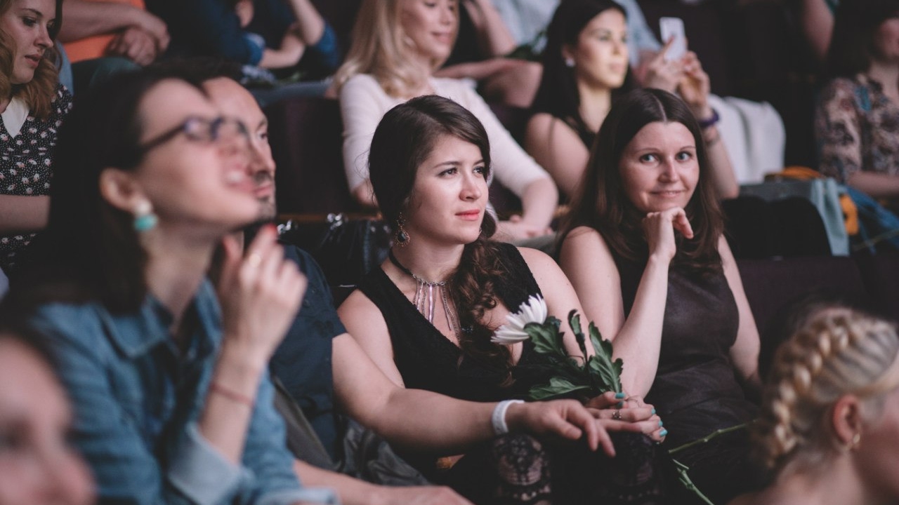 "Нате!" Маяковский (читает Яна Акулининна) - YouTube