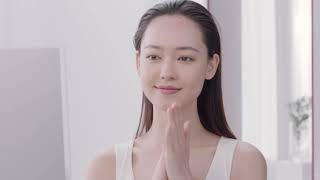 Clarins Beauty School   How to apply your Treatment Essence
