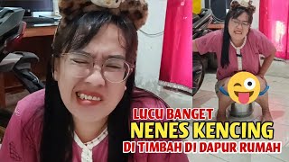 Lucu sekali.. ⁉️ Pas jemur pakaian.. Nenes p1pis di timbah air.... 