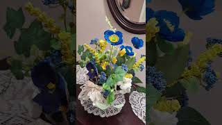 Blue &amp; Yellow Spring Florals, with a Shabby Chic bow, Farmhouse decor nanashomemadedecor.etsy.com
