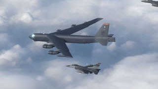 [뉴스특보] 미 3대 핵우산 'B-52 전략폭격기' 한반도 상공 비행