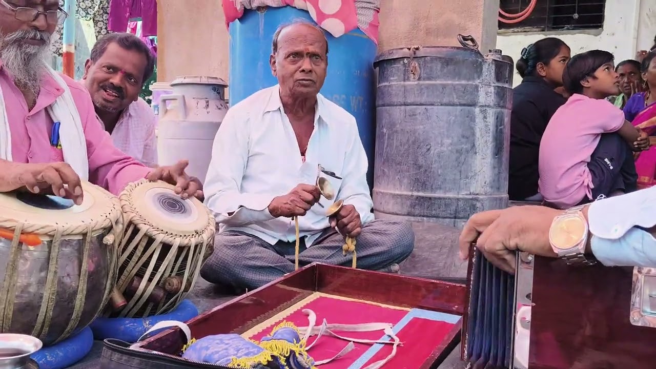 विसरू नको रे आई बापाला अभंग ऐकून खरंच डोळ्यात पाणी आल्याशिवाय राहणार नाही....