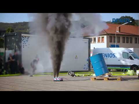 Videó: A kidudorodó akkumulátor felrobban?