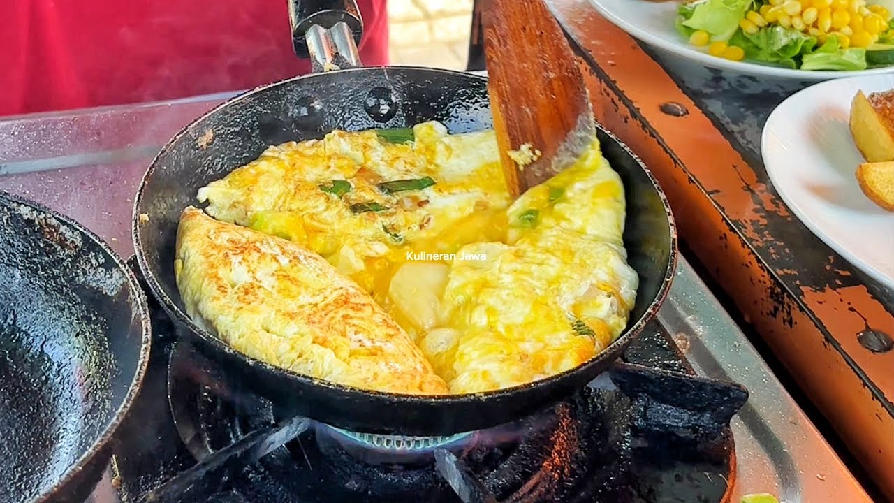 BEGINILAH PROSES PEMBUATAN TELOR DADAR SARAPAN ALA BULE PALING LARIS