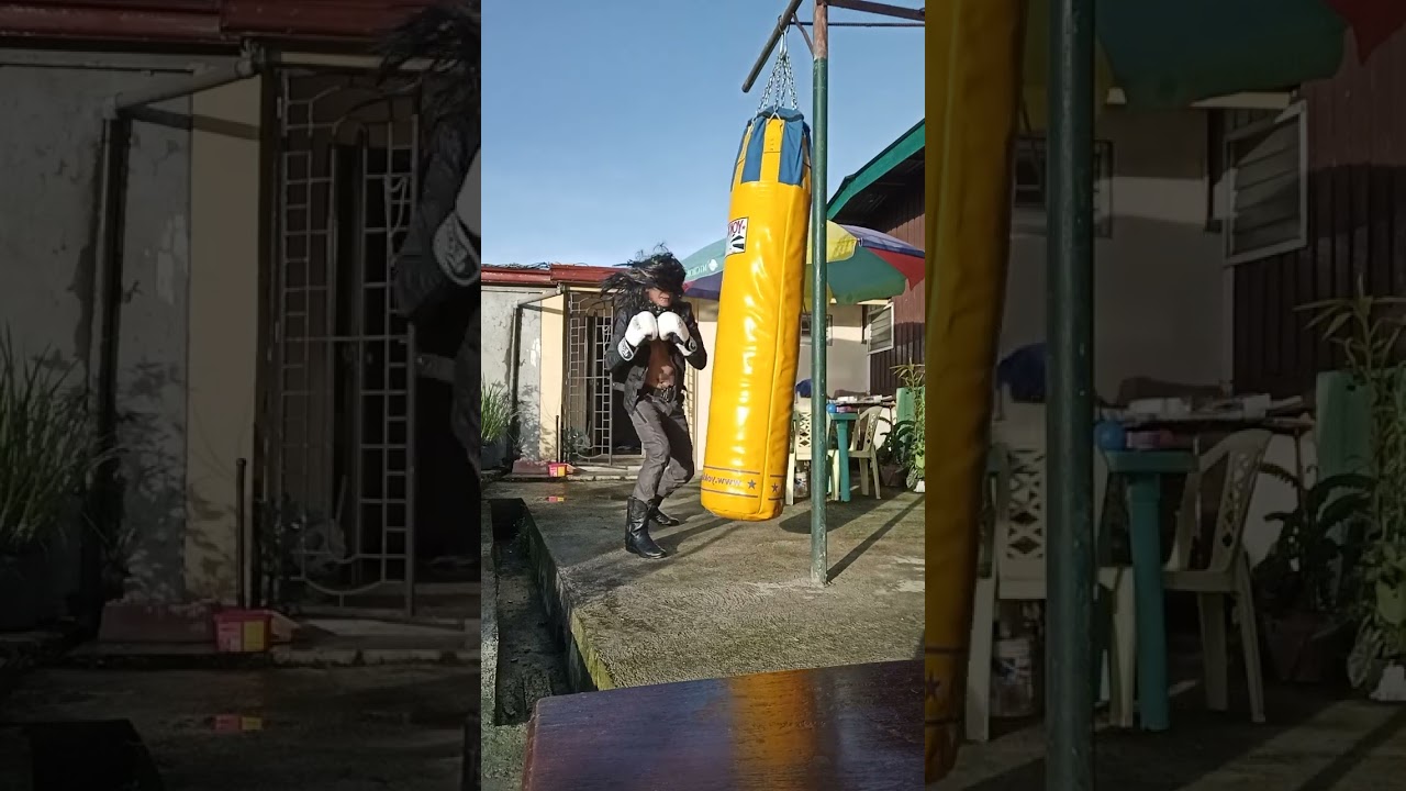 EASY AND FUN PUNCHES,HEAD MOVEMENT AND COME UP WITH A HOOK IN THE END