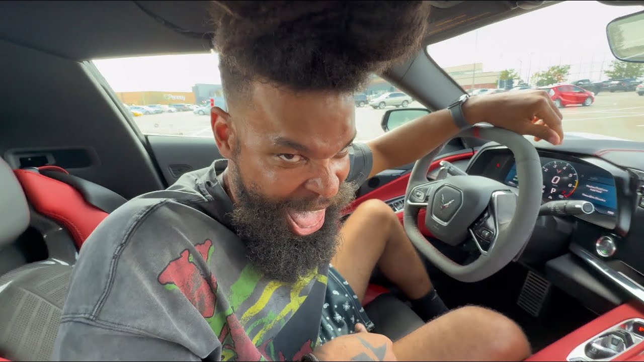 One Corvette.Hundreds of Fans. No Escape.