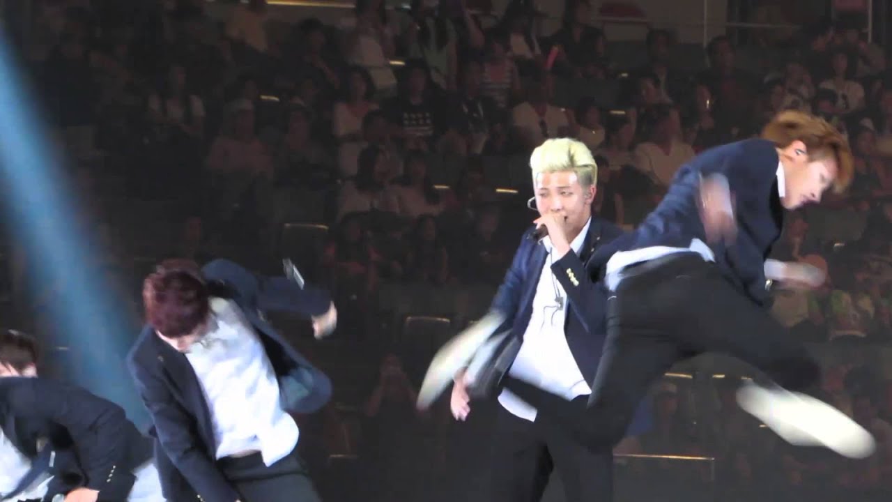 BTS 방탄소년단 - We Are Bulletproof Pt.2 위 아 불렛프루프 Pt.2 @ KCON 140810