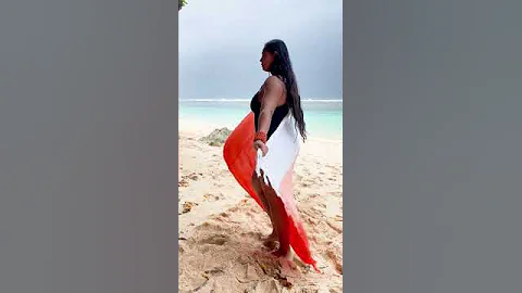 Size-Inclusive Elegance: Shu-Shi's Ombre Sarong for Every Body #shorts