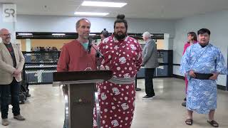 WATCH | Sumo wrestlers make stop at Oaklawn leading up to Sunday's