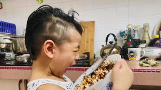 What a 4 year old say about Gordon Ramsay’s Salted Caramel Popcorn Recipe Easy...or Not