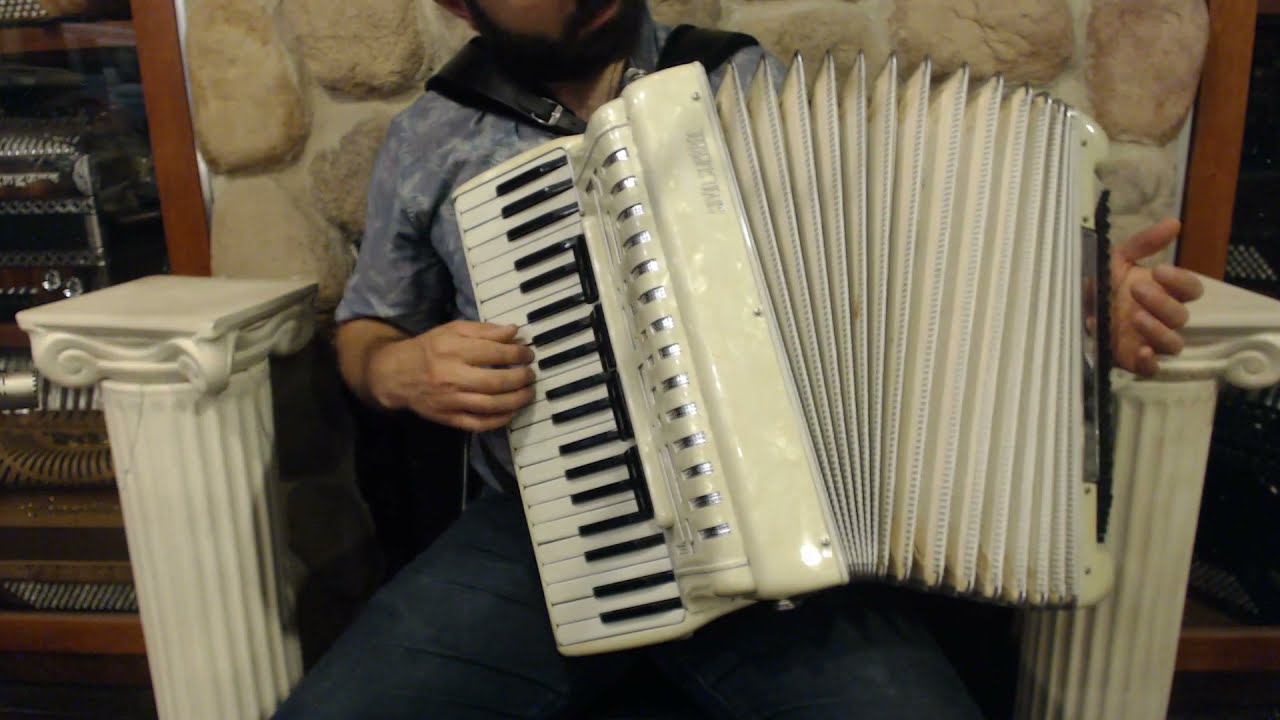 4382 - Vanilla Silvio Soprani Piano Accordion LMM 41 120