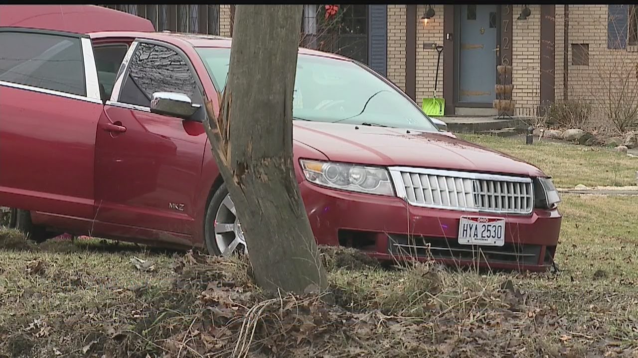 Crash closes Glenwood Ave. in Youngstown, 3 injured YouTube
