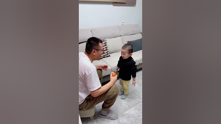 爸爸正在教儿子喊爸爸！不料却被宝宝喊出360 度大转弯 #funny #baby #cute #cutebaby