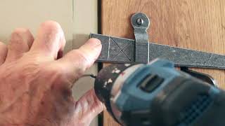 How to install a thumb latch