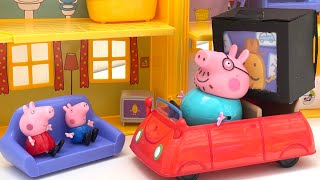 Peppa Pig gets a New Toy House