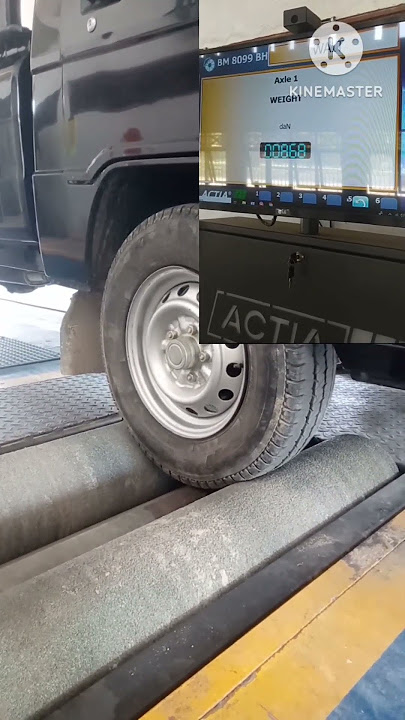 Aktivitas pengujian rem mobil #shorts #short #kendaraan #mechanic #mobil