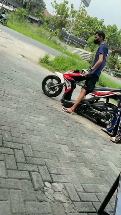 Motor beat patah tengah Hati hati yang punya mbeat pengen ketawa tapi …. #shorts #lucu