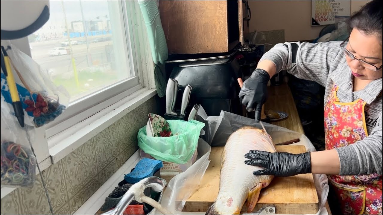 04/03/24 EP.2 SHOWING HOW TO CLEAN THE CARP FISH MY WAY. HEAD/BONES ...