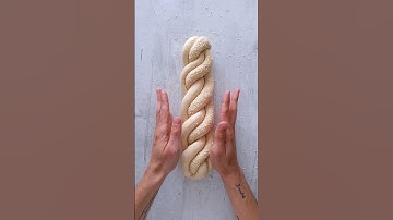 A stunning challah twist - Four strands, 180g each, 50cm length #challah #baking #breadrecipe