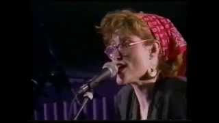 Video thumbnail of "Fairground Attraction - Perfect (live) subtitulado"