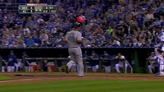 CWS@KC: Ramirez lifts a sac fly to tie the game
