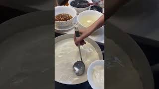 Quán tào phớ bán ngày nghìn bát ở Hà Nội