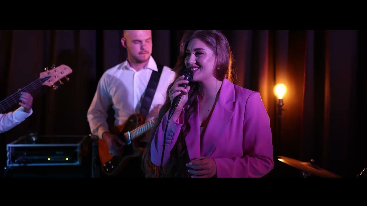 Weselersi- Bursztynowe Koraliki ( Pan Savyan , Julia Kamińska) 