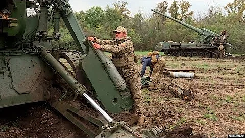 Big Guns: Ukrainian Long-Range Artillery Targets Russian Command Posts, Ammo Depots - DayDayNews