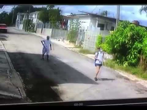 Así asaltan a estudiante cubana en La Habana a plena luz del día