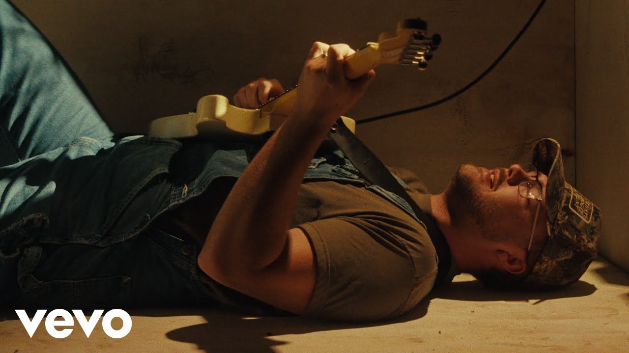 Kenny Whitmire - One Foot In The Grave (Official Music Video)