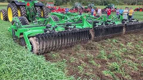 John Deere 2680H Disc Demo