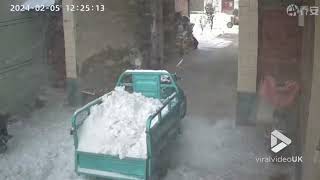 Man's efforts to clear driveway interrupted by snowfall || Viral Video UK