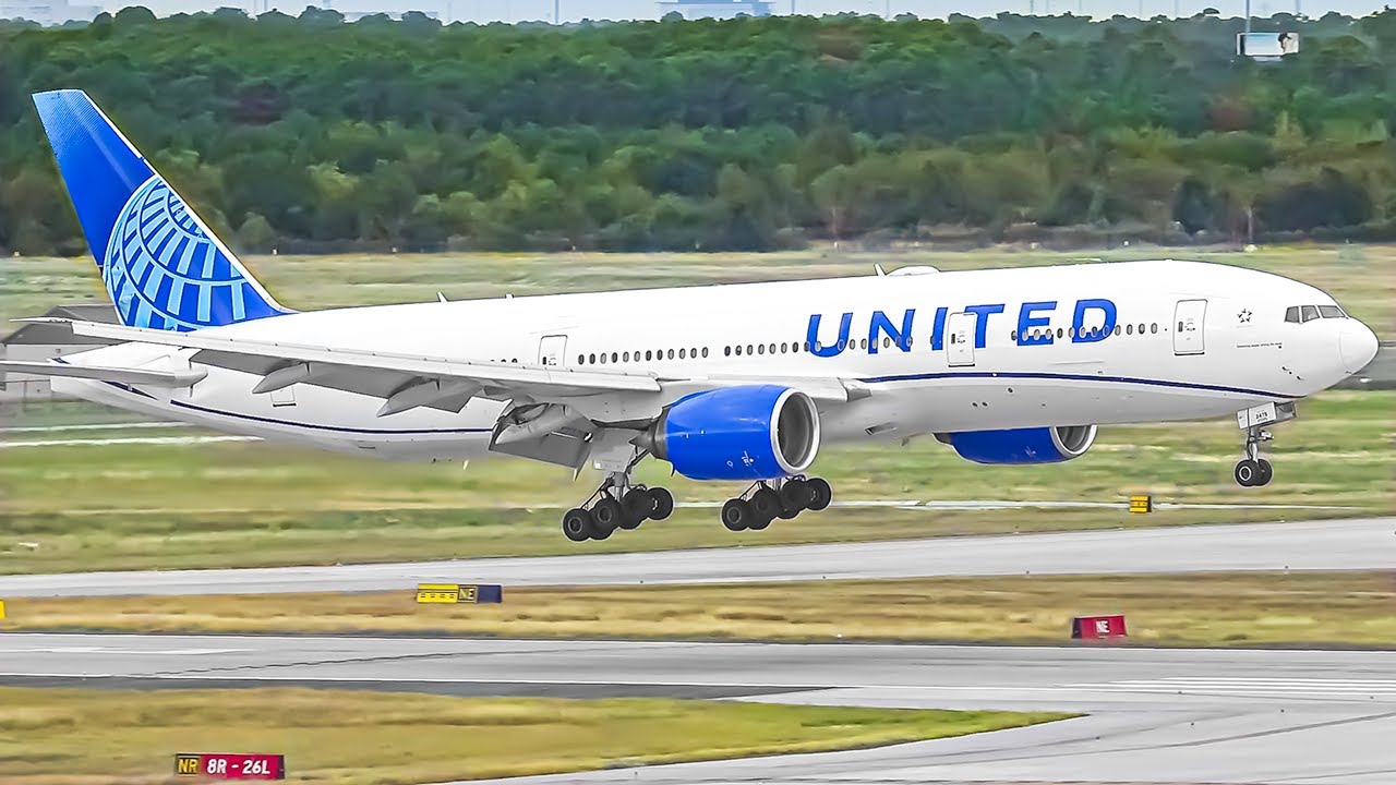 30 MINS of Plane Watching at Houston George Bush Airport 🇺🇸