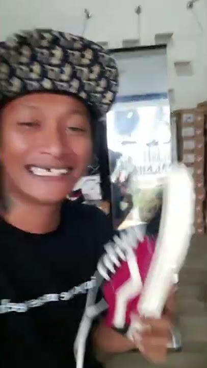 Story WA - Info Mase 84 (Sepatu MakadaM)