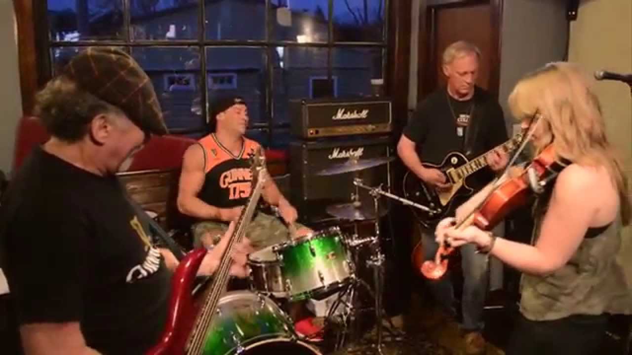 Quicksand Cafe BANGERS AND MASH YouTube