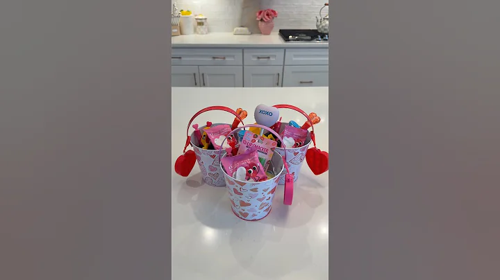 *asmr* mini valentines day baskets! 💕❣️ #asmr #aesthetic #valentinsday #giftbasket