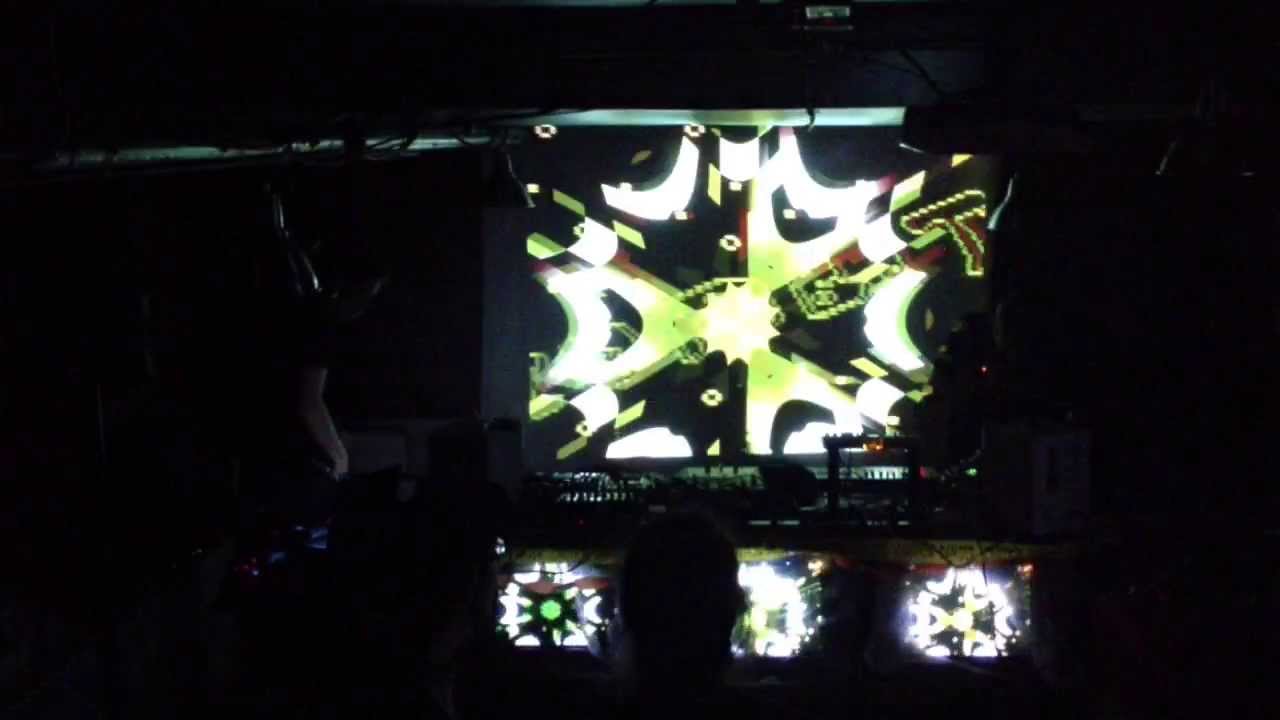 XC3N @ Toy Company's Zombit October 2013