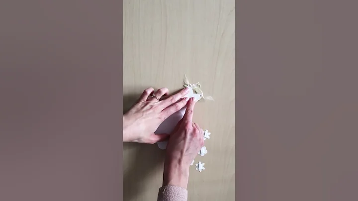 Cricut Bridal Shower Card #cricut #diy #cricutmade