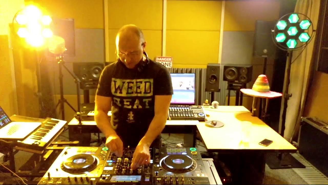 HOUSE ADVENTURE SET WITH DJ JACOBE