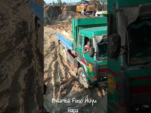 Gari Ya Mchanga Ikitoka Kibabe Shimoni Muwanda